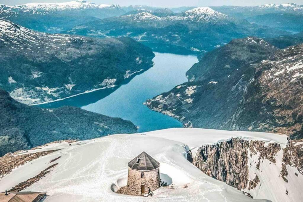 Hytte I Stryn Med Elbil Lader Luaran gambar